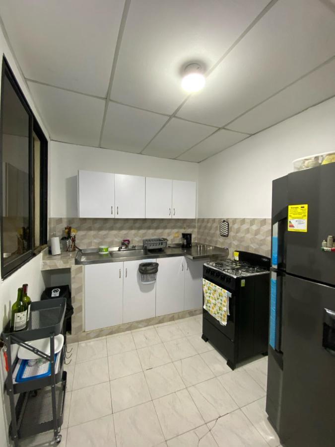 Habitaciones Cerca Al Aeropuerto 2 Cartagena Exteriér fotografie